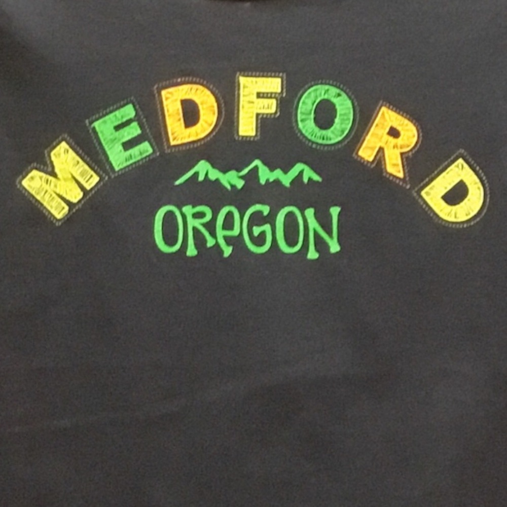 Delta Kids NAVY “Medford Oregon” Graphic Tee. 100% PRESHRUNK COTTON. NEW!
